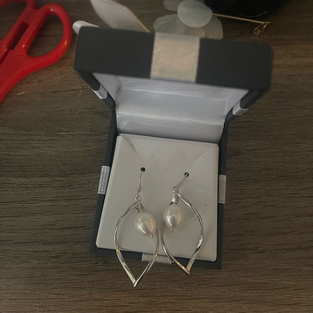 Pearl drop sterling silver earrings